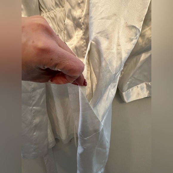 Victoria's Secret White Satin Robe w/ Original Tie One Size - Picture 6 of 7